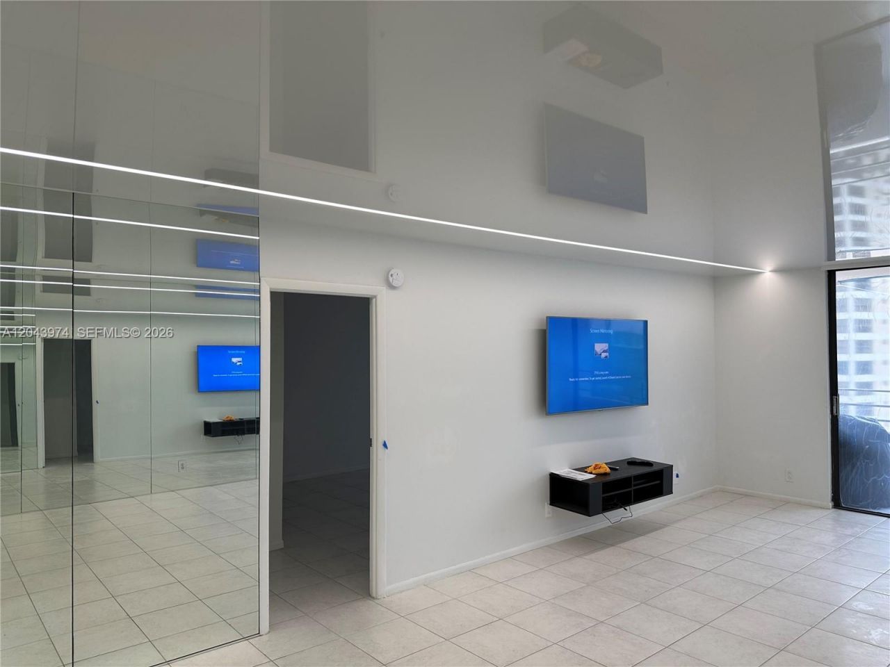600 Three Islands Blvd, Unit 1113, Hallandale Beach, FL 33009 Photo