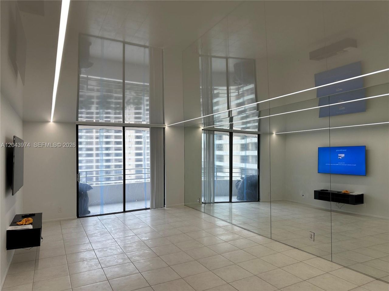 600 Three Islands Blvd, Unit 1113, Hallandale Beach, FL 33009 Photo