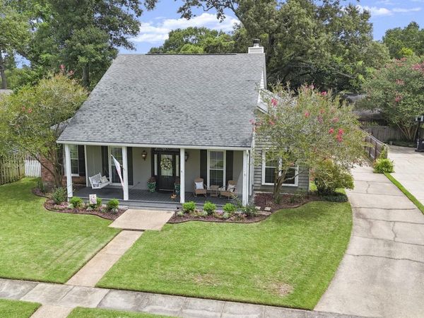341 Pastureview Dr, Baton Rouge, LA 70810