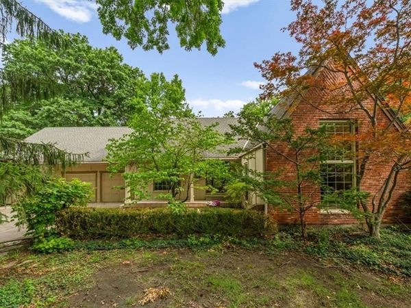 2326 W 95 Street, Leawood, KS 66206