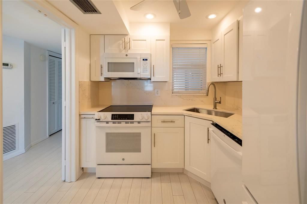 3101 NE 47th Court, Unit 504, Fort Lauderdale, FL 33308 Photo