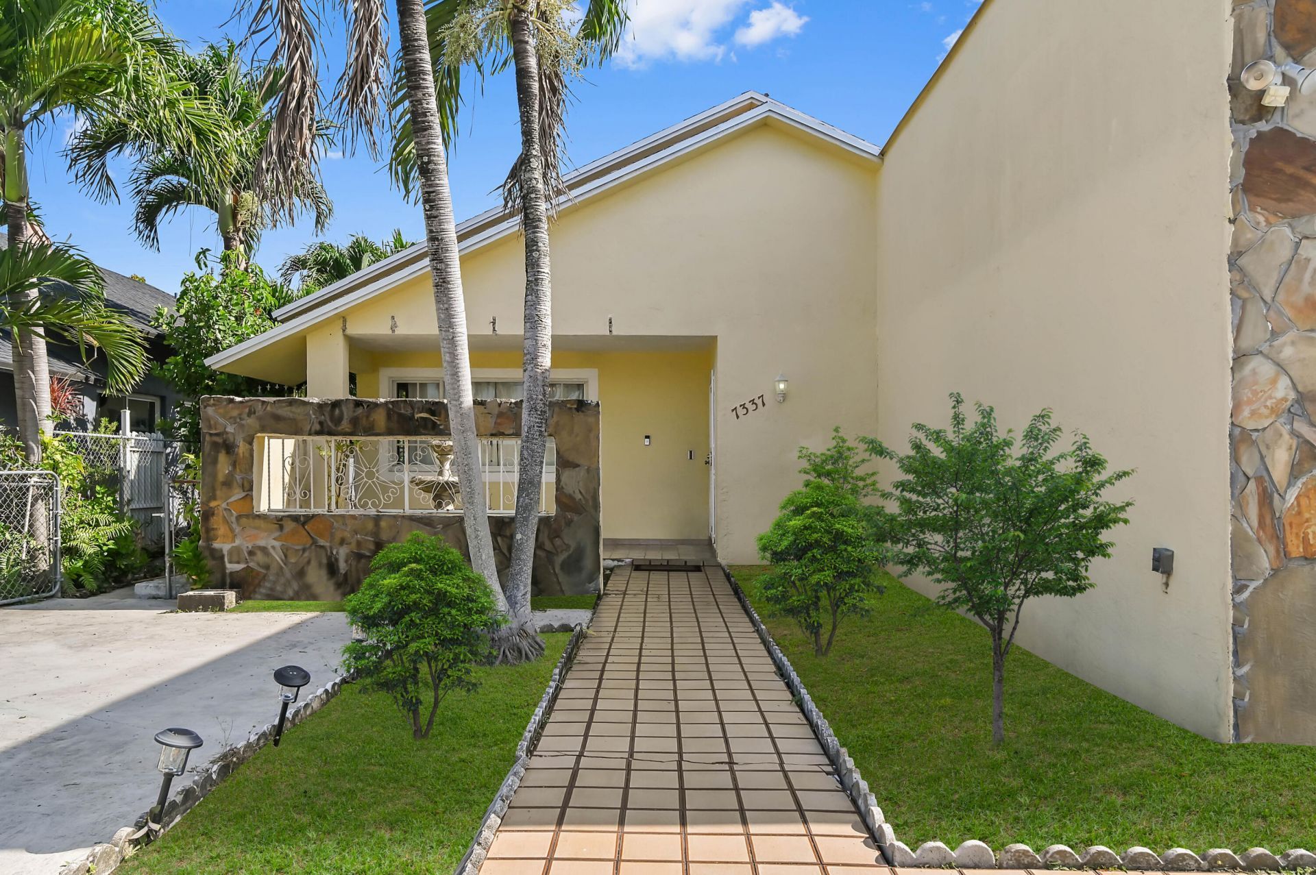 7337 SW 21st Street, Miami, FL 33155 Photo