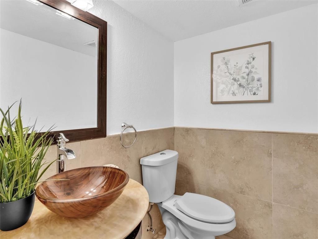 3675 N Country Club Drive, Unit 2405, Aventura, FL 33180 Photo
