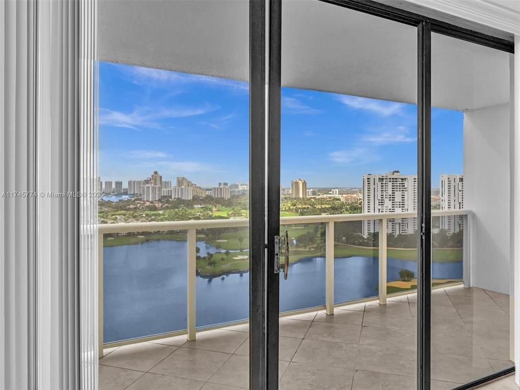 3675 N Country Club Drive, Unit 2405, Aventura, FL 33180 Photo