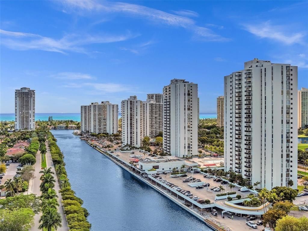 3675 N Country Club Drive, Unit 2405, Aventura, FL 33180 Photo
