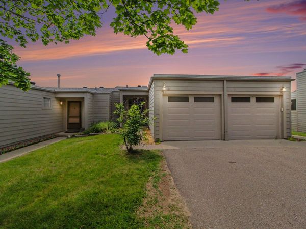 761 Skynob Drive, Ann Arbor, MI 48105