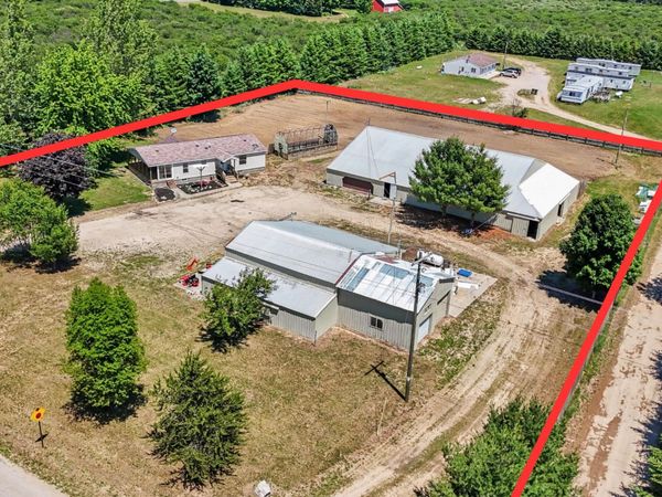 1904 N 48th Avenue, Mears, MI 49436