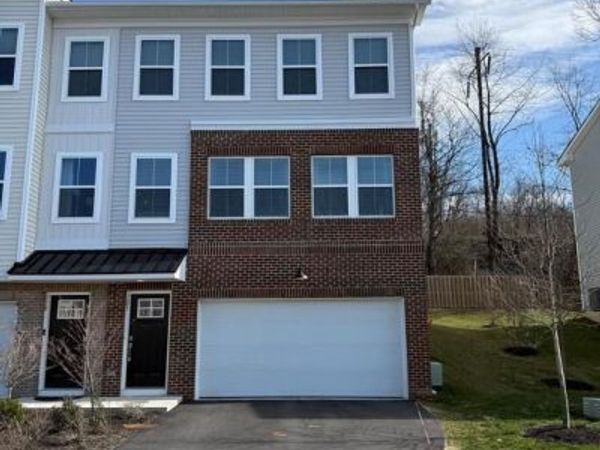 121 FOUR LEAF DRIVE , DOWNINGTOWN, PA 19335