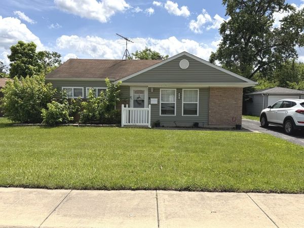 303 Sauganash Street , Park Forest, IL 60466