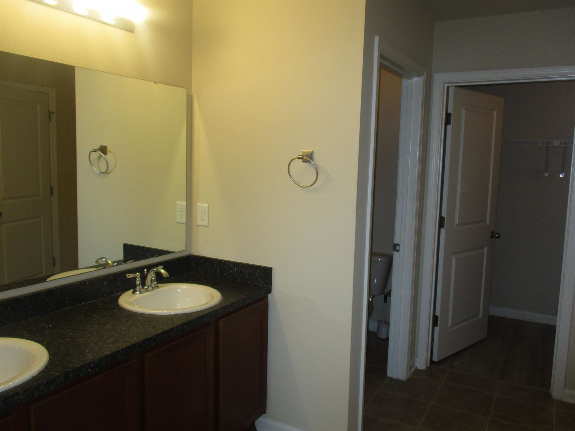 812 Hayes Point Circle Photo 13