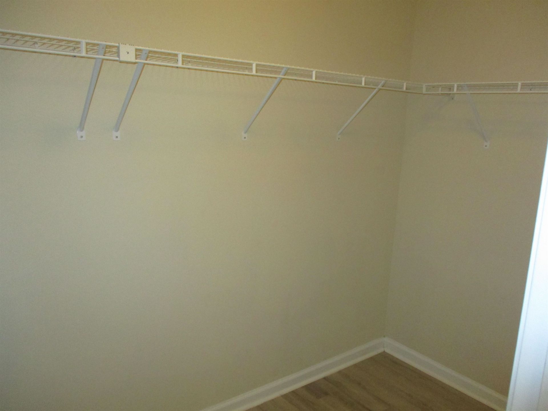 812 Hayes Point Circle Photo 14