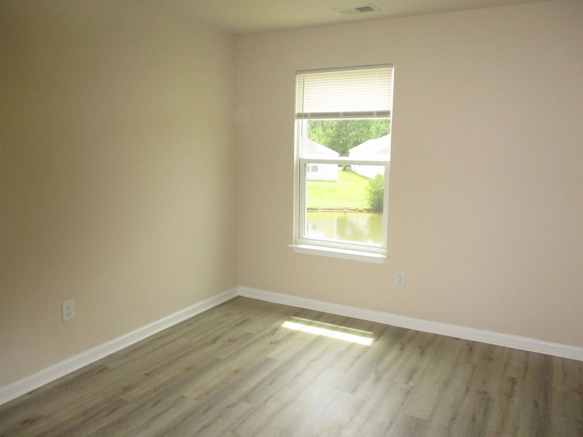 812 Hayes Point Circle Photo 19