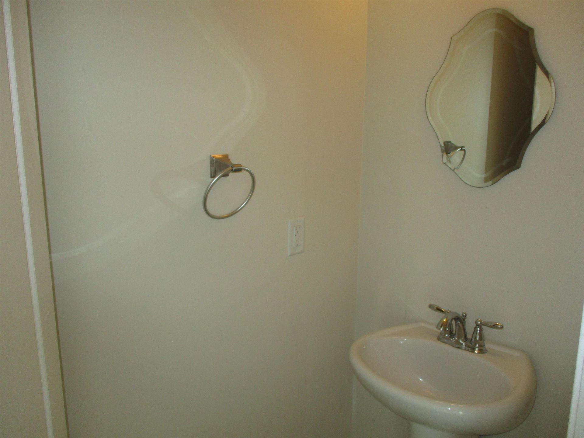 812 Hayes Point Circle Photo 6