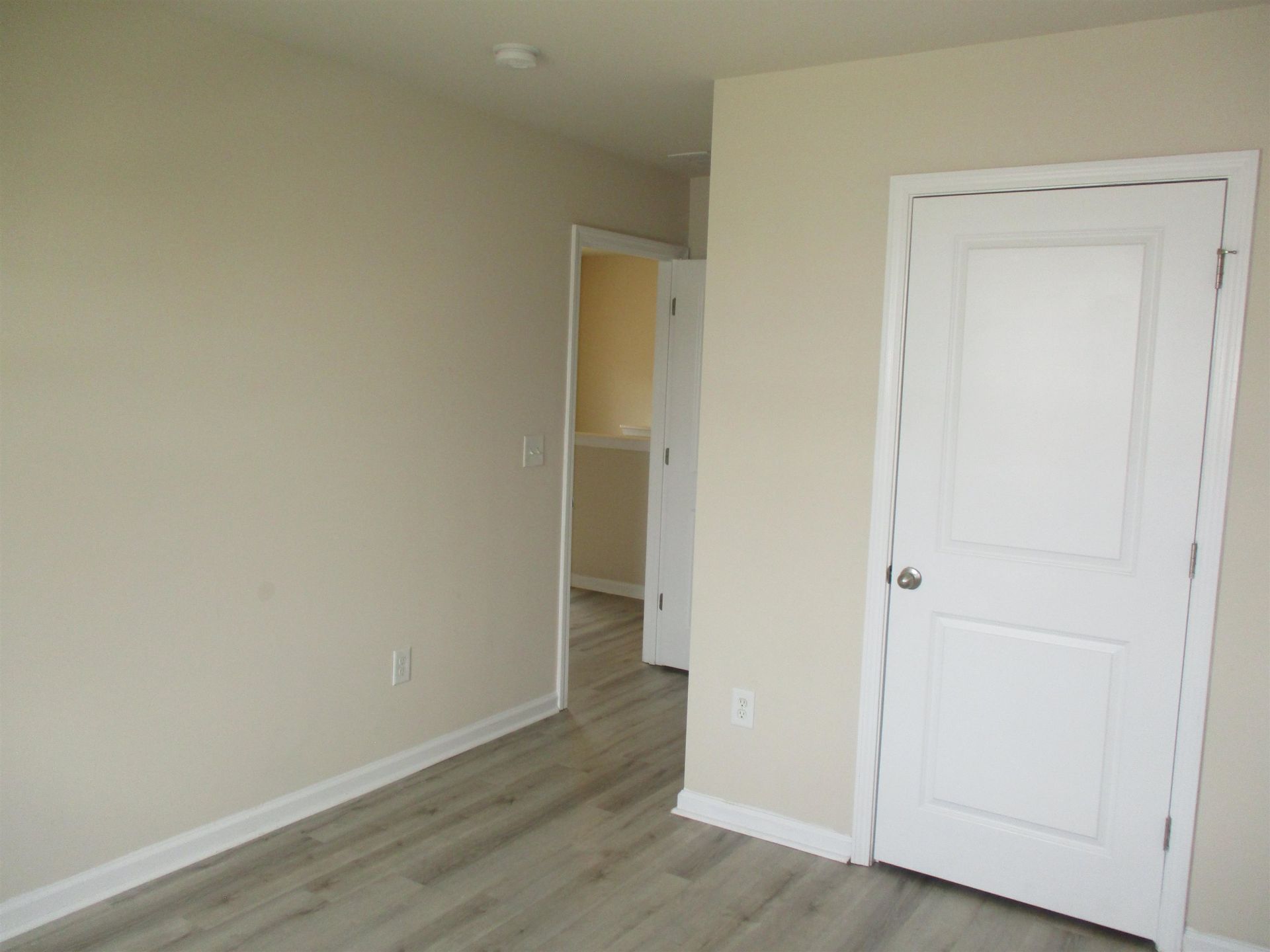 812 Hayes Point Circle Photo 8