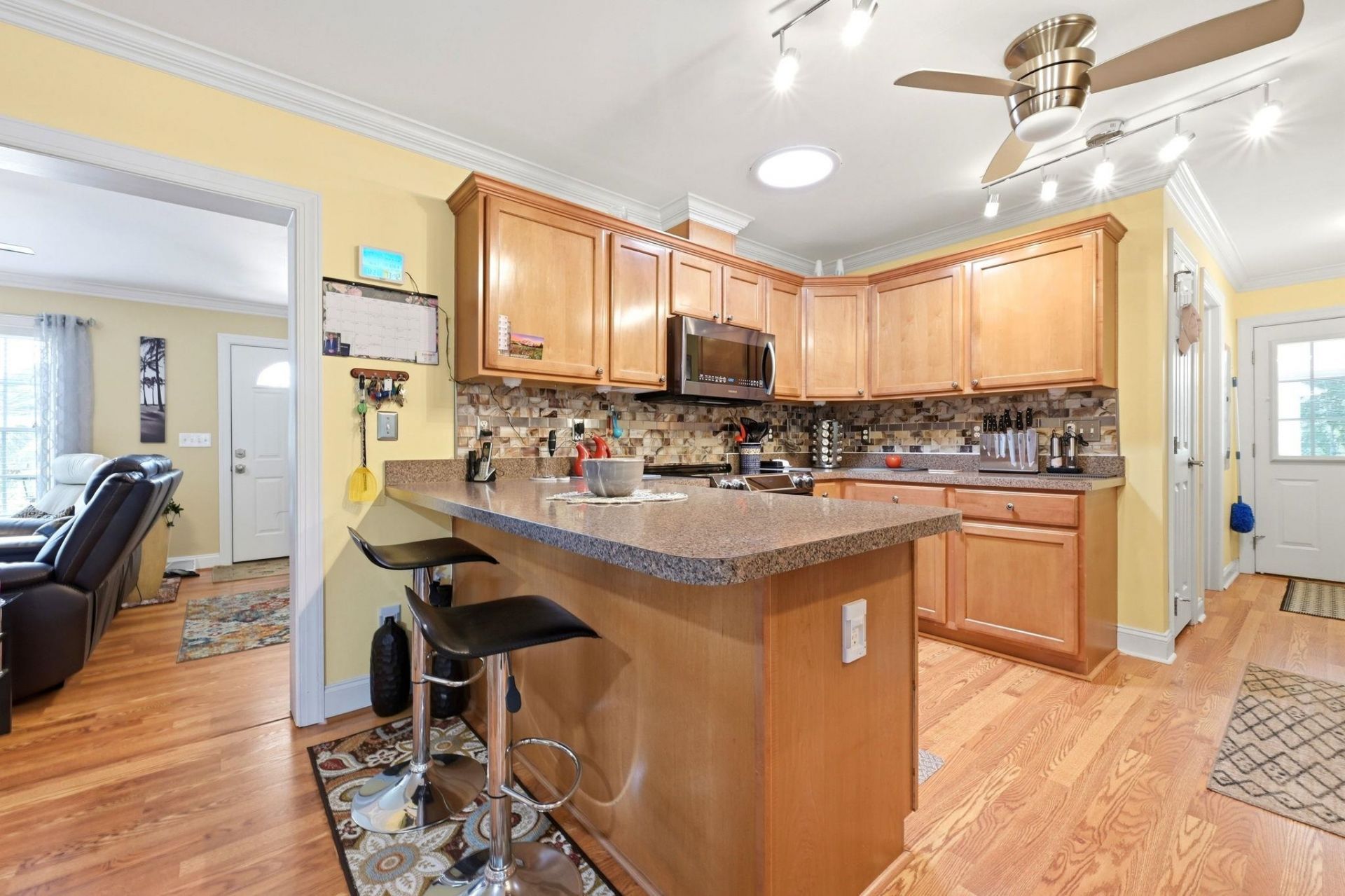 3008 Winnipeg Dr Photo 17