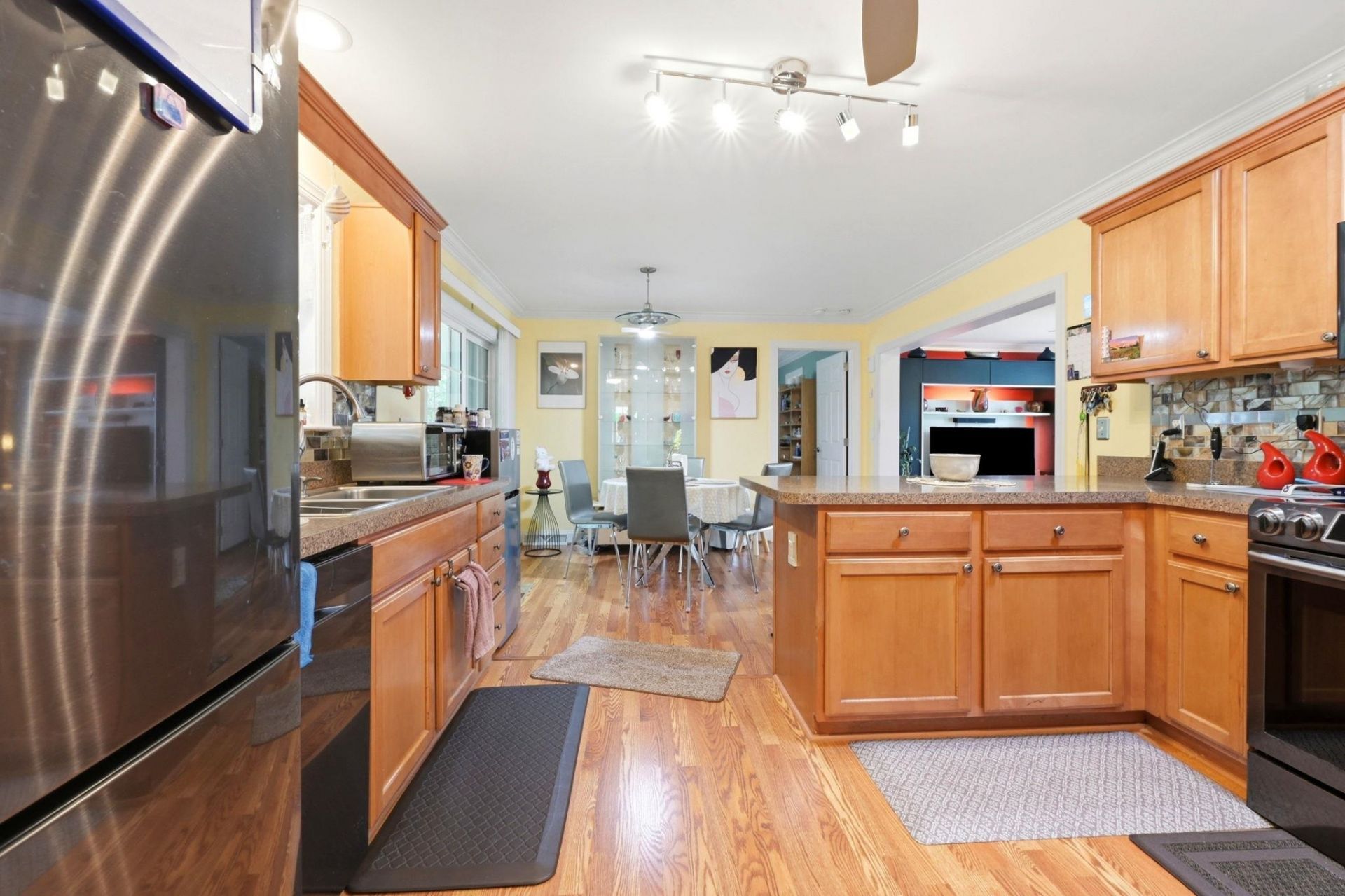 3008 Winnipeg Dr Photo 21