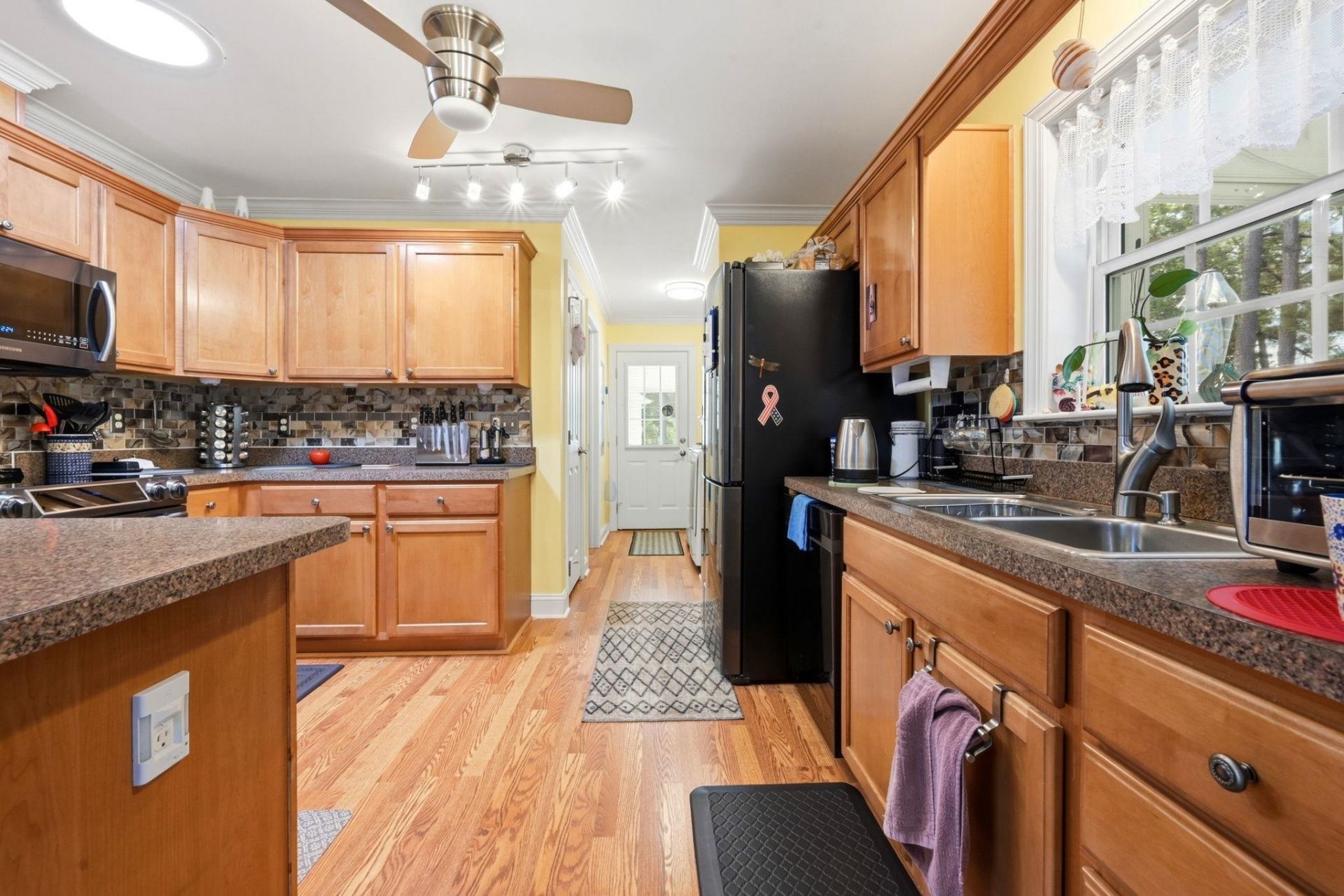 3008 Winnipeg Dr Photo 22