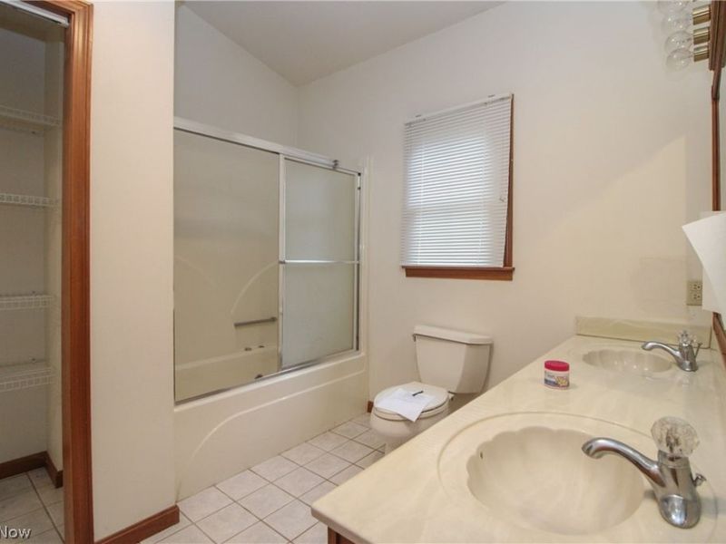 548 W 39th Street, Shadyside, OH 43947 Photo 14