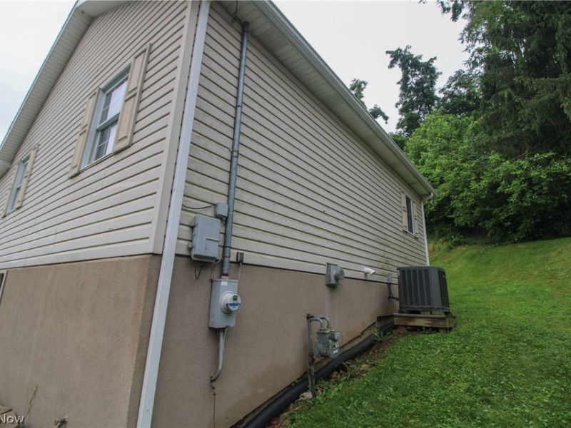 548 W 39th Street, Shadyside, OH 43947 Photo 28