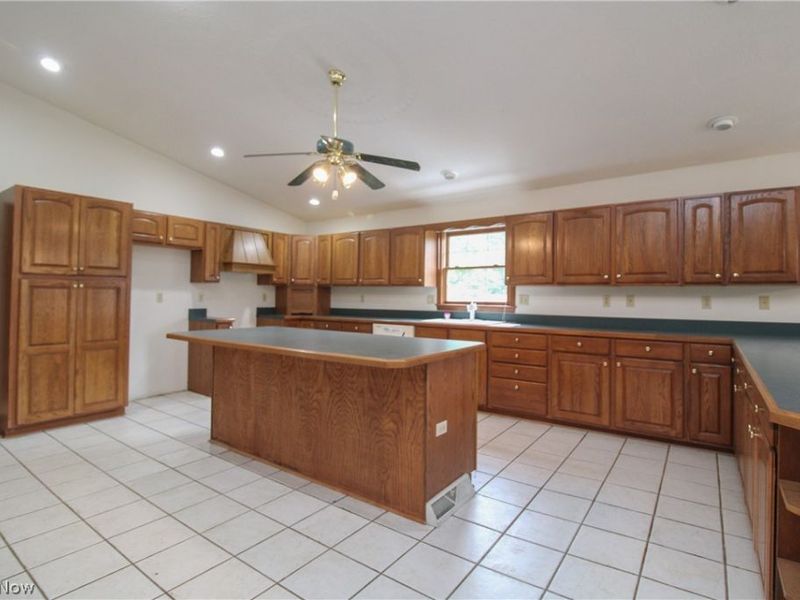 548 W 39th Street, Shadyside, OH 43947 Photo 5