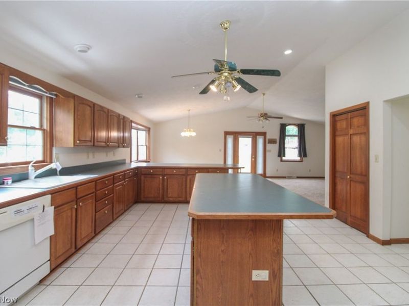 548 W 39th Street, Shadyside, OH 43947 Photo 6
