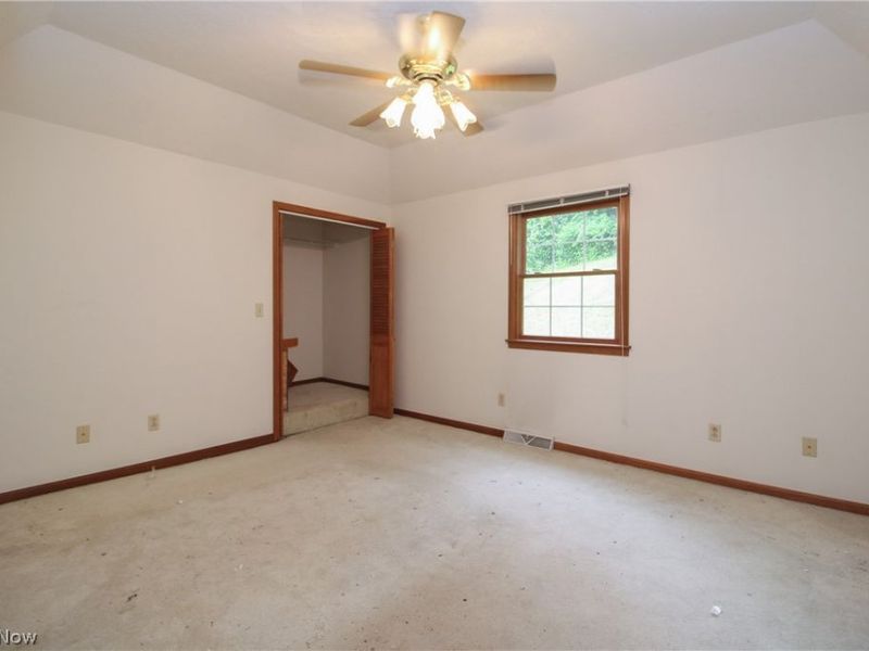 548 W 39th Street, Shadyside, OH 43947 Photo 8