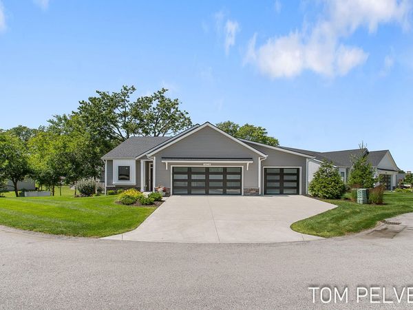 5659 Vandebunte Court, Unit 18, Hudsonville, MI 49426