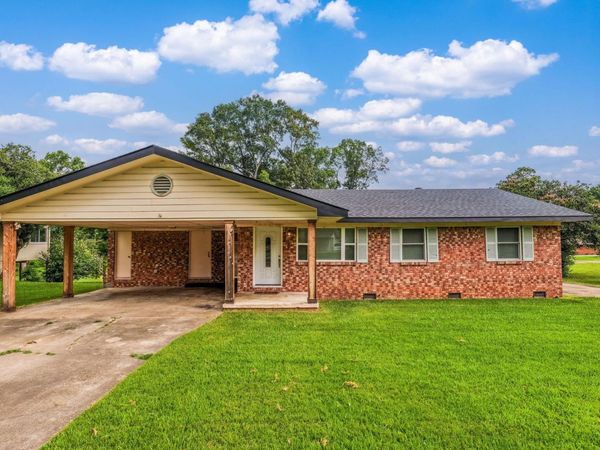 320 Indianhead Drive , Sherwood, AR 72120