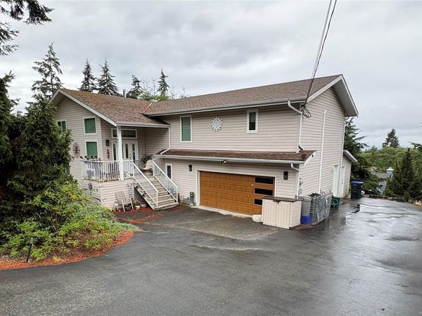 7492 Clark Cres , Lantzville, BC V0R 2H0