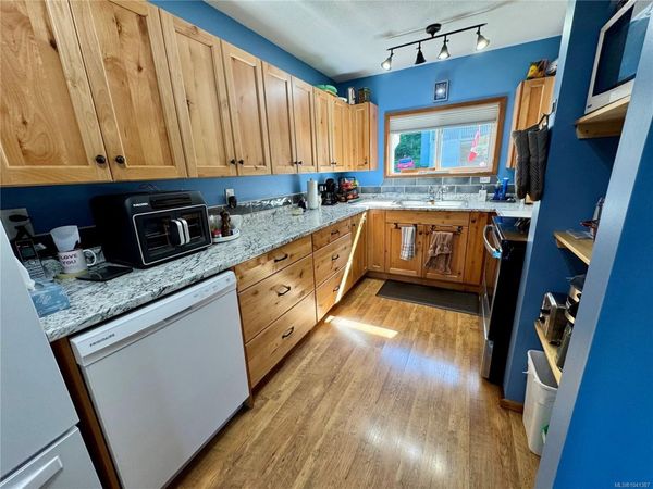 62 Clark Dr, Port Alice, BC V0N 2N0