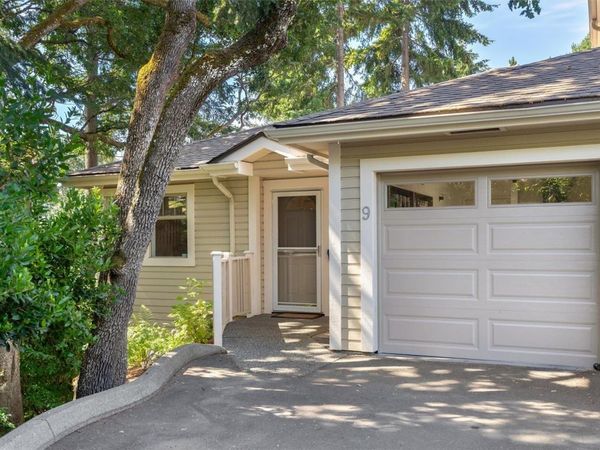 850 Parklands Dr, Unit #9, Esquimalt, BC V9A 7L9
