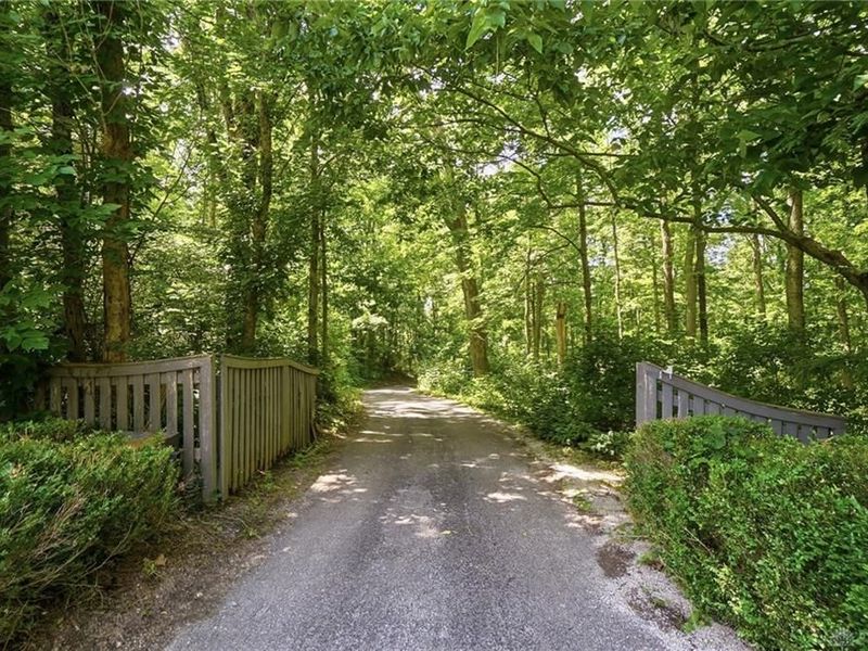 2892 River End Court, Spring Valley Township, OH 45370 Photo 7