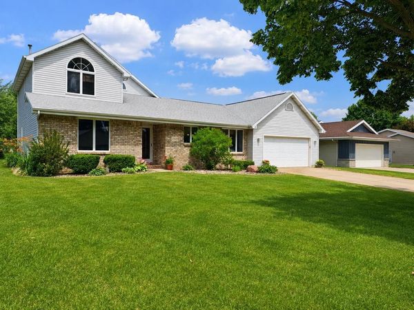 3529 N MORRISON STREET, Appleton, WI 54911