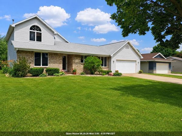 3529 N MORRISON STREET, Appleton, WI 54911