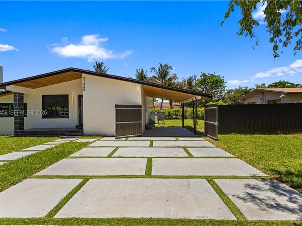 21330 NE 26 AV , Aventura, FL 33180