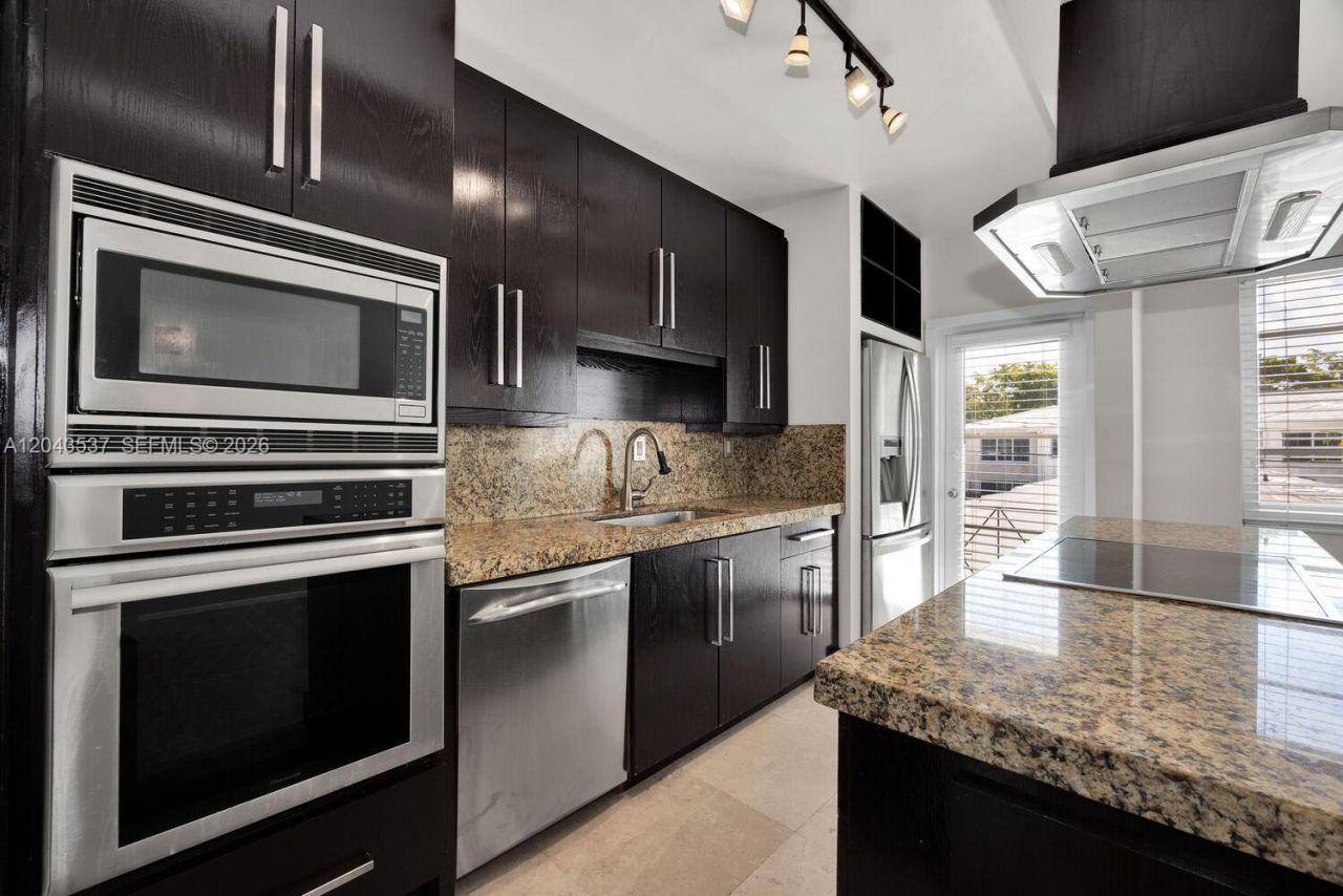 940 Sevilla Ave , Unit 206, Coral Gables, FL 33134 Photo