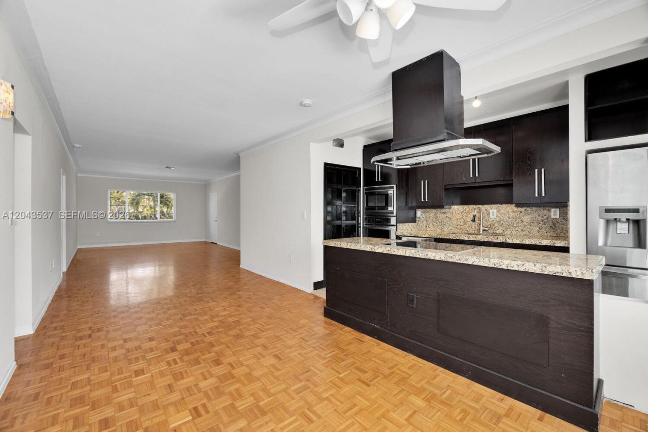 940 Sevilla Ave , Unit 206, Coral Gables, FL 33134 Photo
