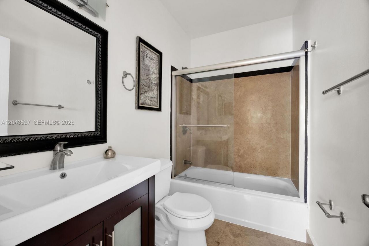 940 Sevilla Ave , Unit 206, Coral Gables, FL 33134 Photo