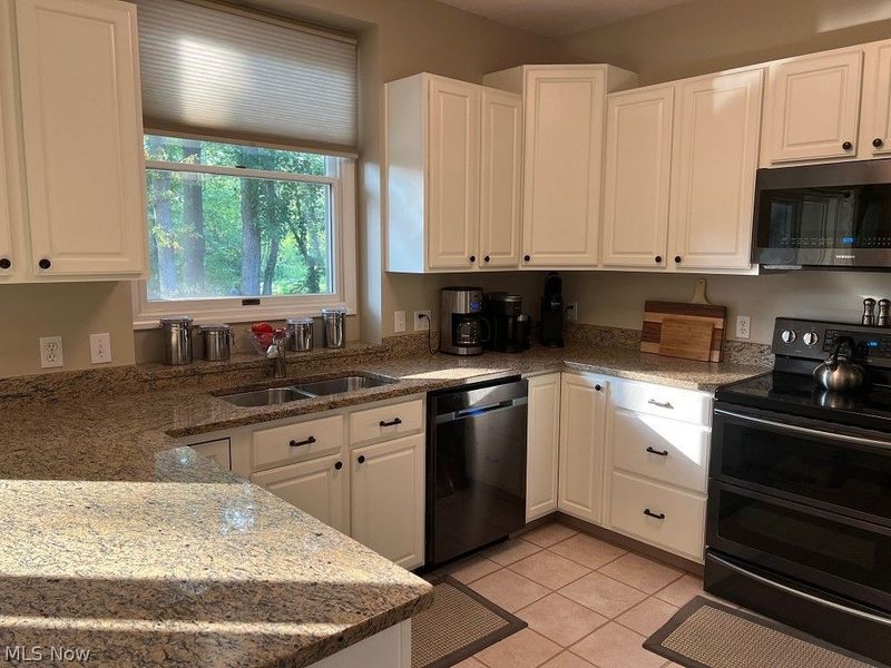 2374 Glenwood Lane, Avon, OH 44011 Photo 14