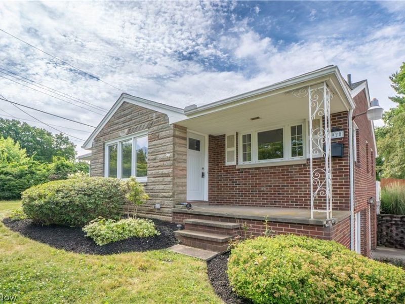 3920 Ashwood Street NW, Canton, OH 44708 Photo 2