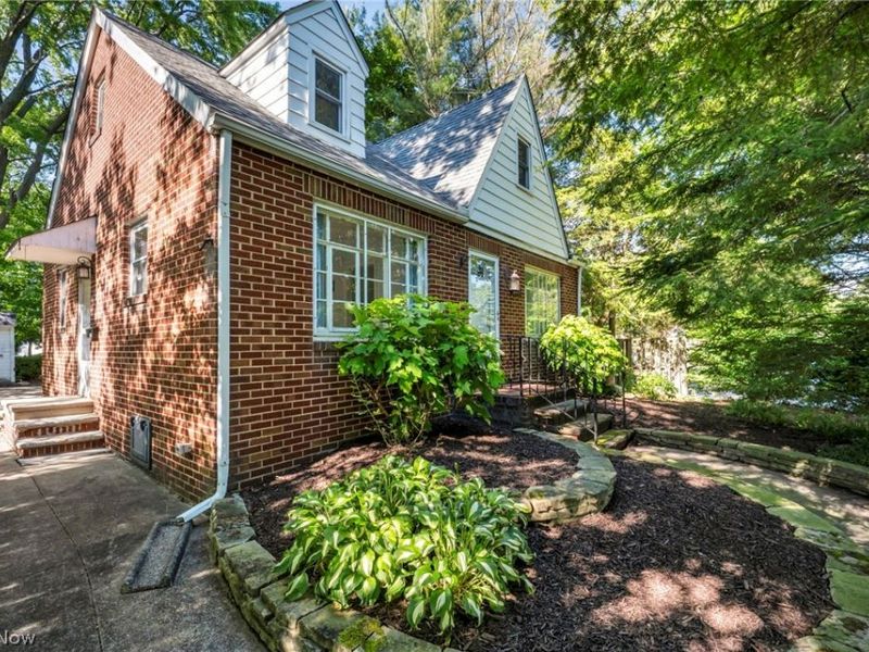 8375 Nowlen Street, Mentor, OH 44060 Photo 2