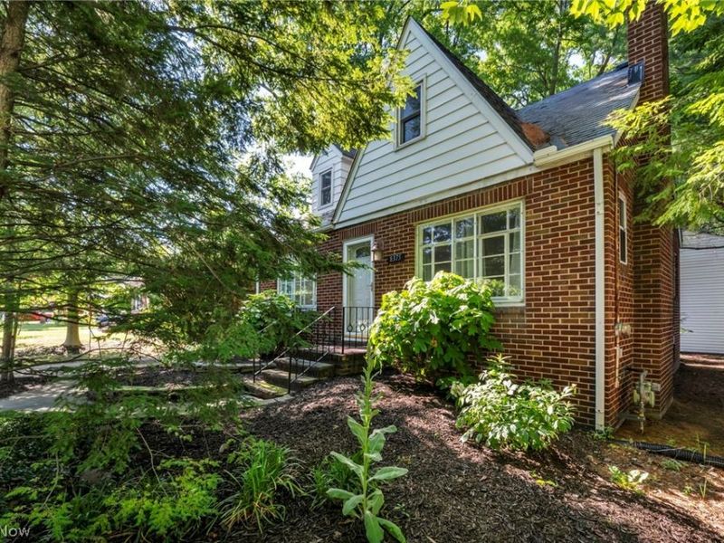 8375 Nowlen Street, Mentor, OH 44060 Photo 3