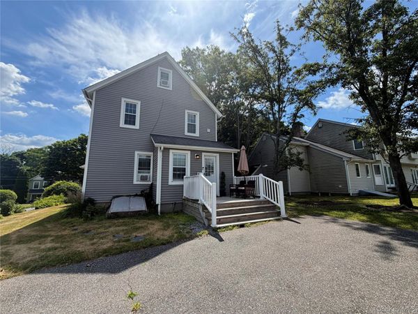 31 Minetta Court, Huntington, NY 11743