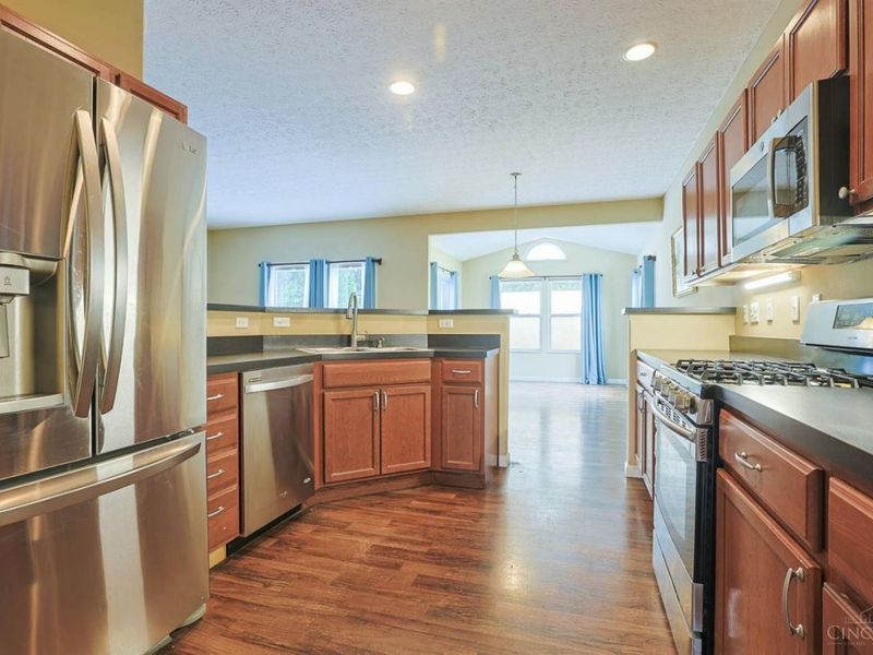 7307 Hunters Ridge Lane, Cincinnati, OH 45248 Photo 11