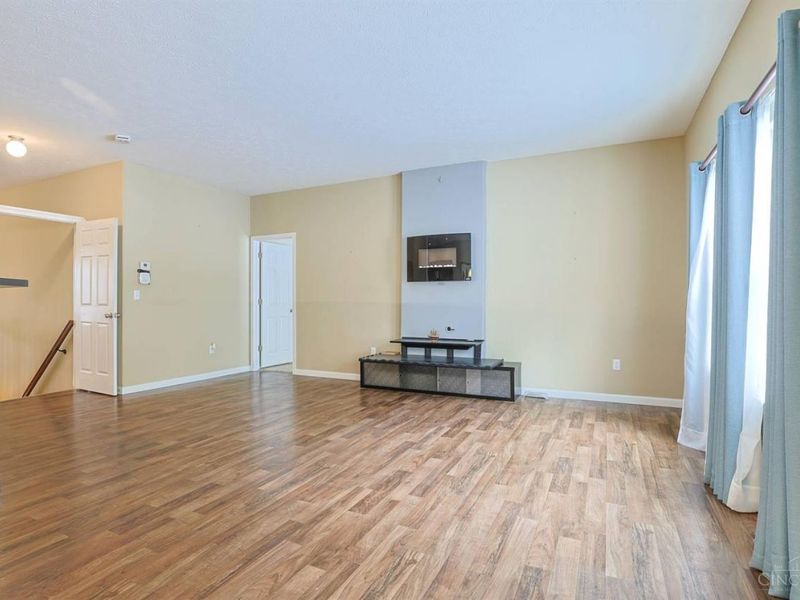 7307 Hunters Ridge Lane, Cincinnati, OH 45248 Photo 4