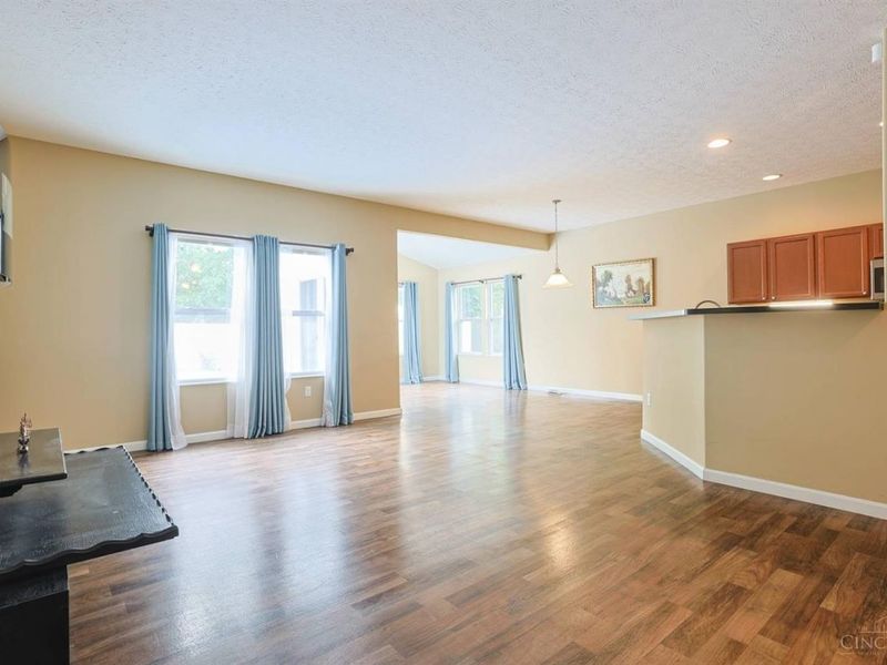 7307 Hunters Ridge Lane, Cincinnati, OH 45248 Photo 6