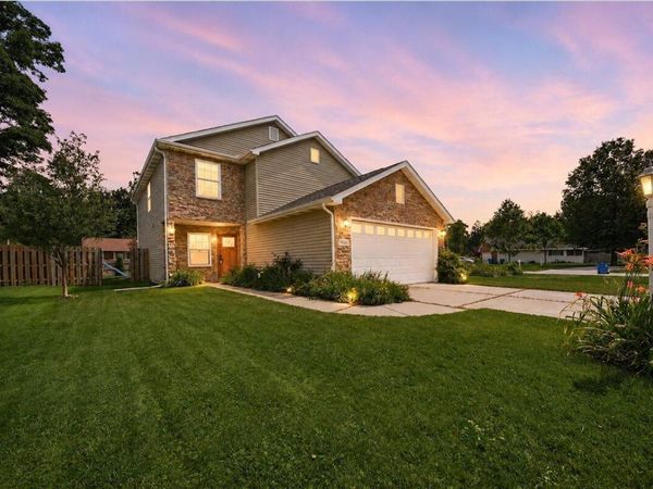 900 Brookfield Drive , Chesterton, IN 46304