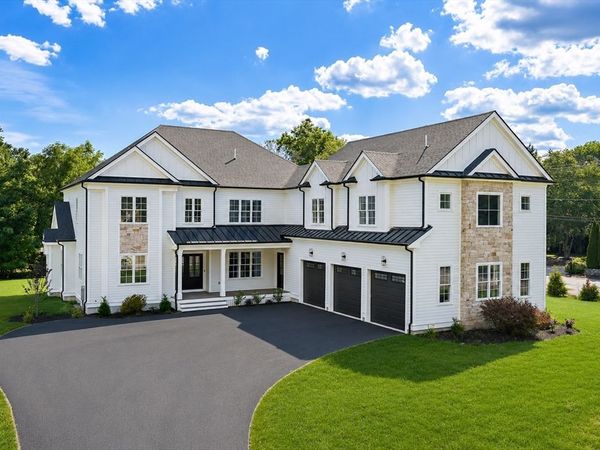 9 Cervelli Farm Dr, Hanover, MA 02339