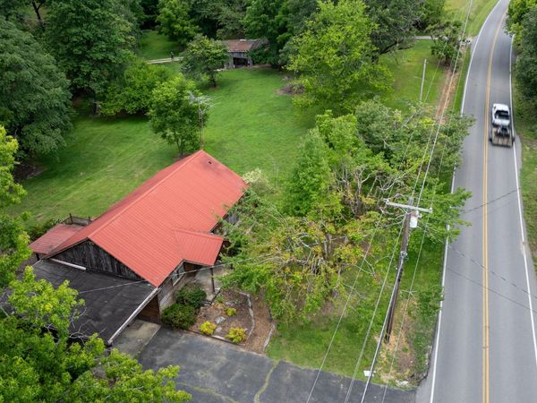 1755 Hawkins Crawford Rd, Cookeville, TN 38501