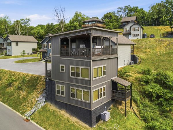 1654 Veterans Blvd, Sevierville, TN 37862